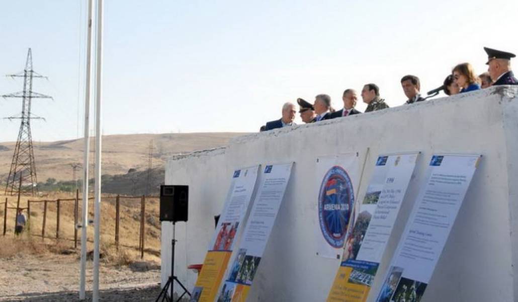 7eaaab9c57d60366bfbbf08b8780cf8e