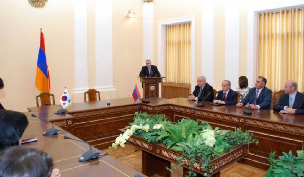 2888224b7da641bc090bcb7cc20b2a3a