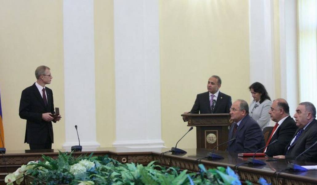 cde23b698ba75bce12d685f9e0d6f1cd