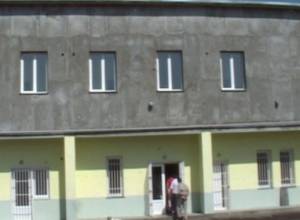 Пол еще не отремонтировали