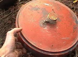 Взрыв в ответ на камни