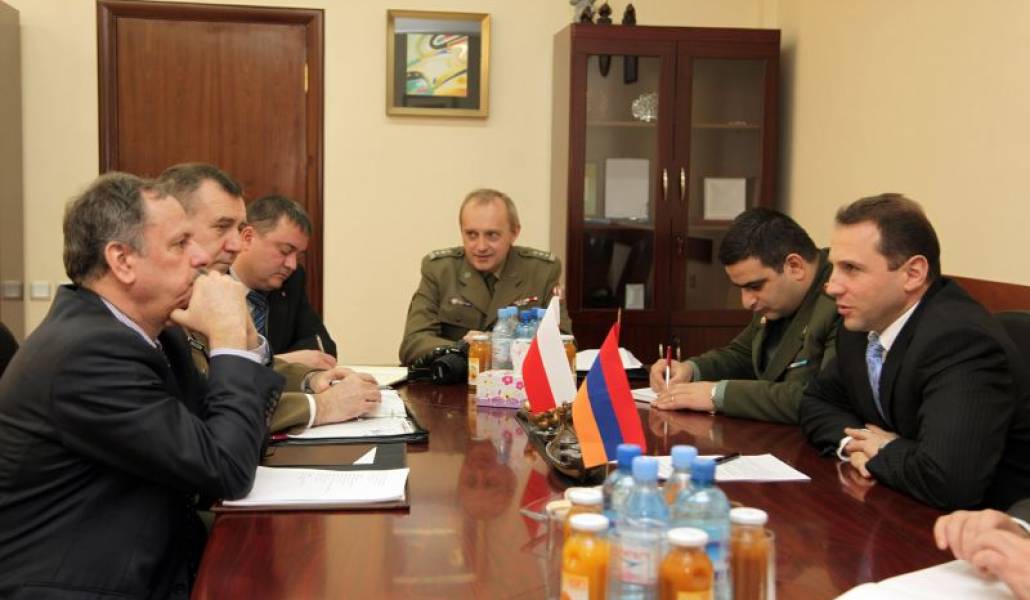 aaf841df3b8086e26c03d6d440cba439