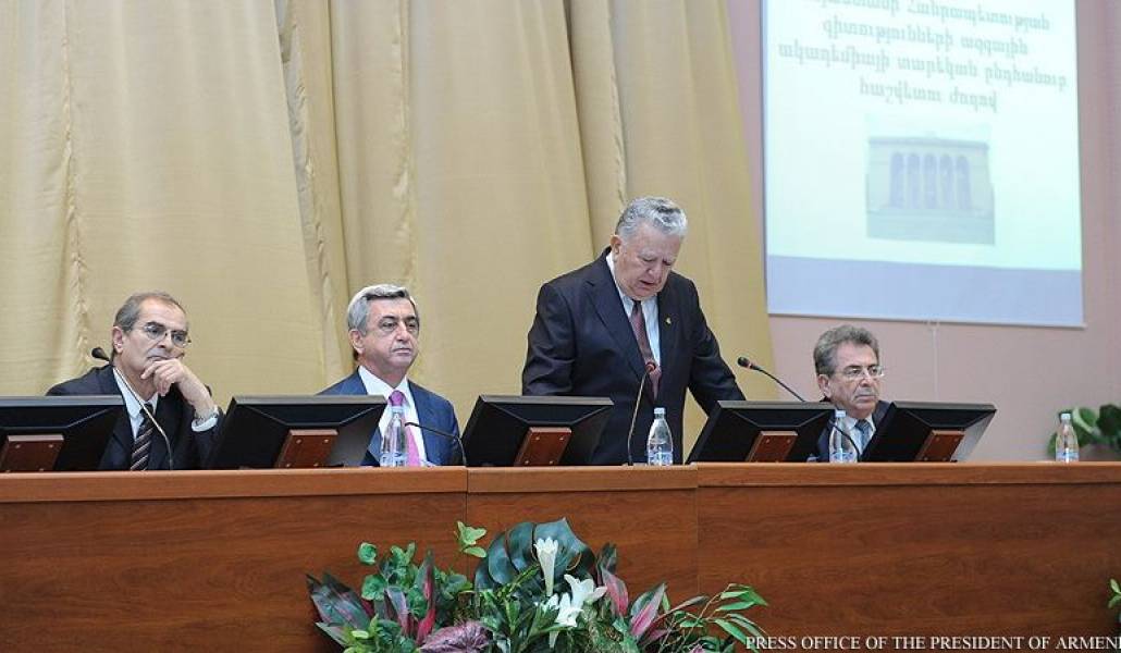 9fd0bdade272cf542ee72f49a54d004d