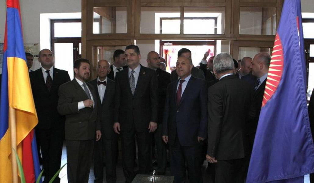 2f1bae200bf1fb4d139570f05550a5ba