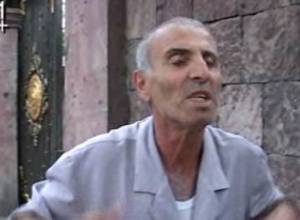 Голодовка возле здания НС