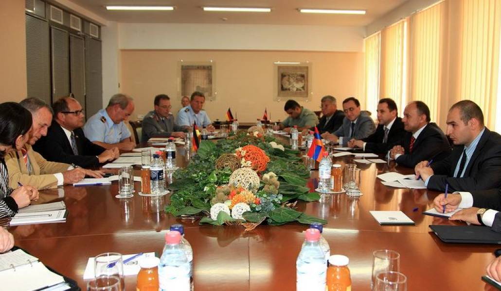 aec2d9fdbf2dcfc3a7e3bc9a5123df68