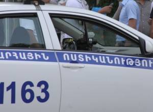 15-летняя девушка попала под машину