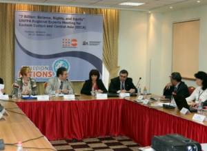 Население растет во всем мире, а у нас - наоборот