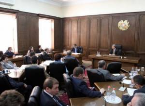 Зарплаты повысят частично