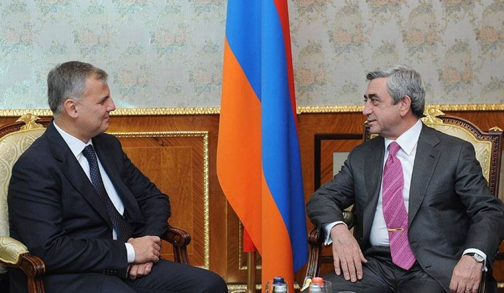 ca808310ce5729ab07730a827bf692c4