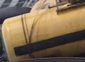 Цистерны с бензином перевернулись