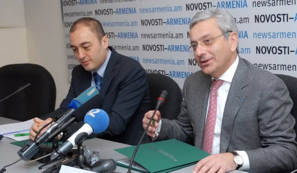 e7bf54cf7502ca1d33bab730e5029ea8