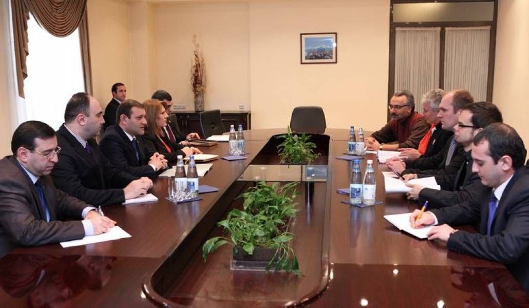 9f5cdab540ae5d1117e492eddad58418