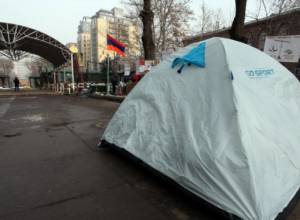 В сквере Маштоца - мирно