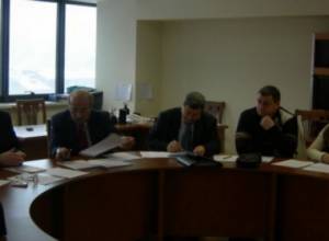 Греков пригласили в Армению