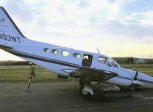 Самолет посадила супруга умершего пилота