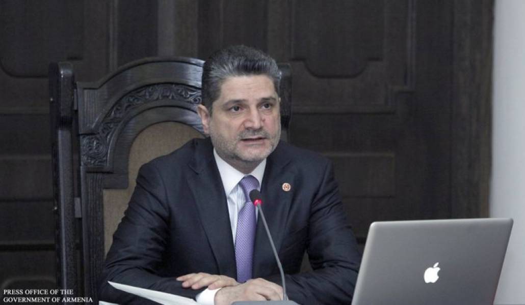 977aaec96b7a0ac4e33d33968ea8389b