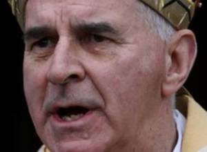 Призывает христиан носить крестик