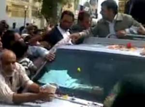 Автомобиль иранского президента атаковали