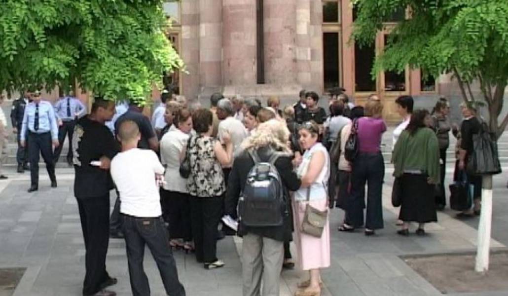 b7cfd9ced8c7f47853266ea144fdbd74