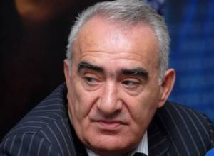 У Саакяна был поцарапан лоб