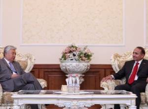 У Бангой поздравил Овика Абрамяна