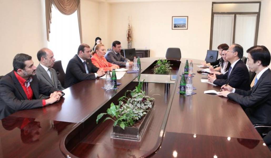 1aa149364c5d5fa263476dc25a5581ab