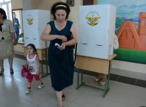 Артур Багдасарян поздравил Бако Саакяна