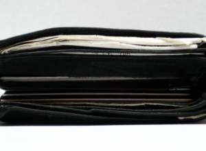 В микроавтобусе украли кошелек