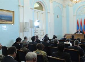 Армении приостанавливает дипотношения с Венгрией