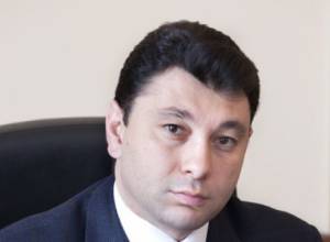 Эдуард Шармазанов имел телефонный разговор