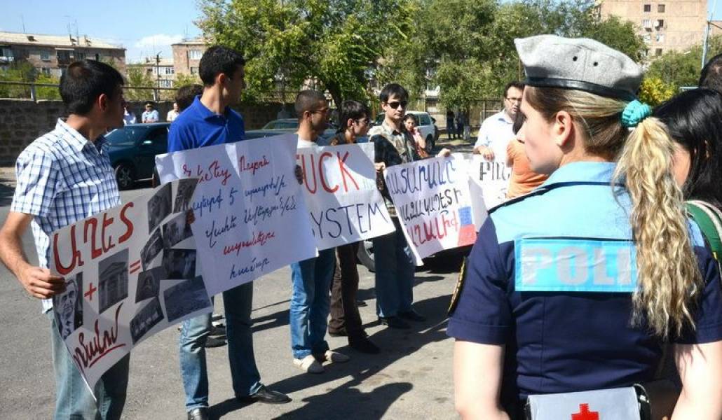 3596d109063fe8750a8dbe71fa4bffd1