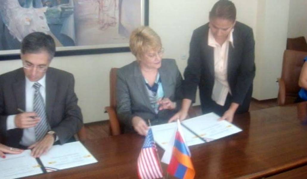 7833321c567552fdefd75ac568d9e7bb