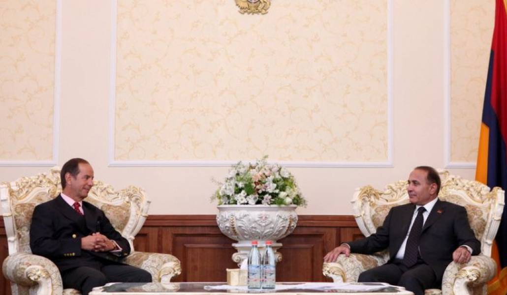 d7b0bd041e53f6ae468846138ebfa6a2