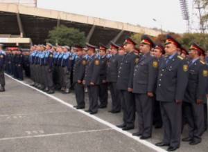 Подразделения прошли парадным строем