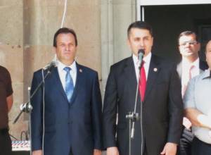 «Орлы» раздали школам спортивное оборудование