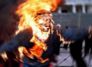 45-летний Ованнес совершил самоподжог