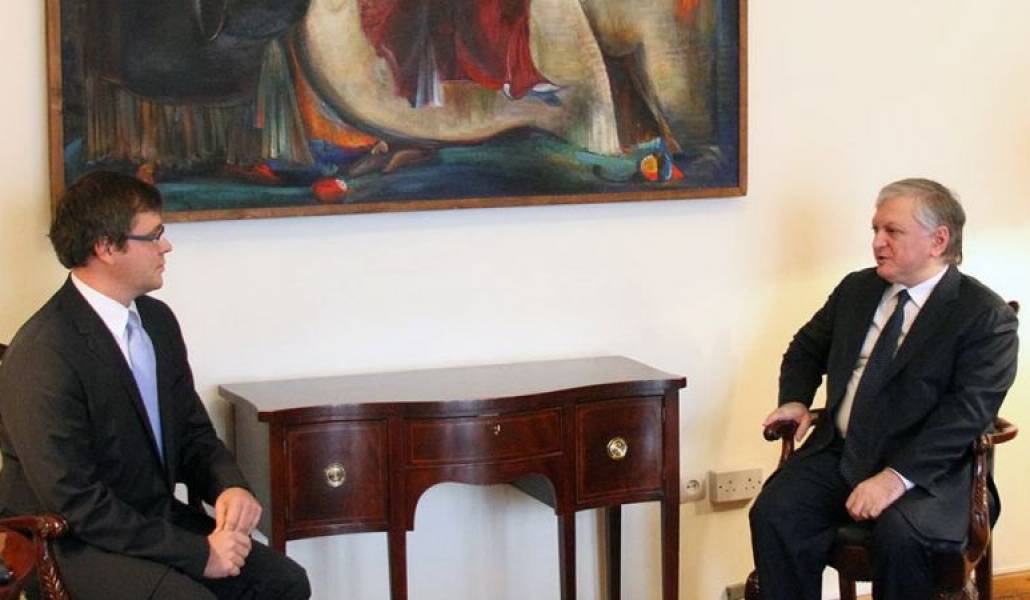 400117a4af5977d9c2c292fb4c37cf93