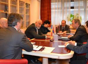 Армянский посол встретился с армянским министром