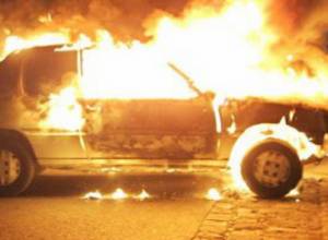 У села Мхчян загорелся автомобиль