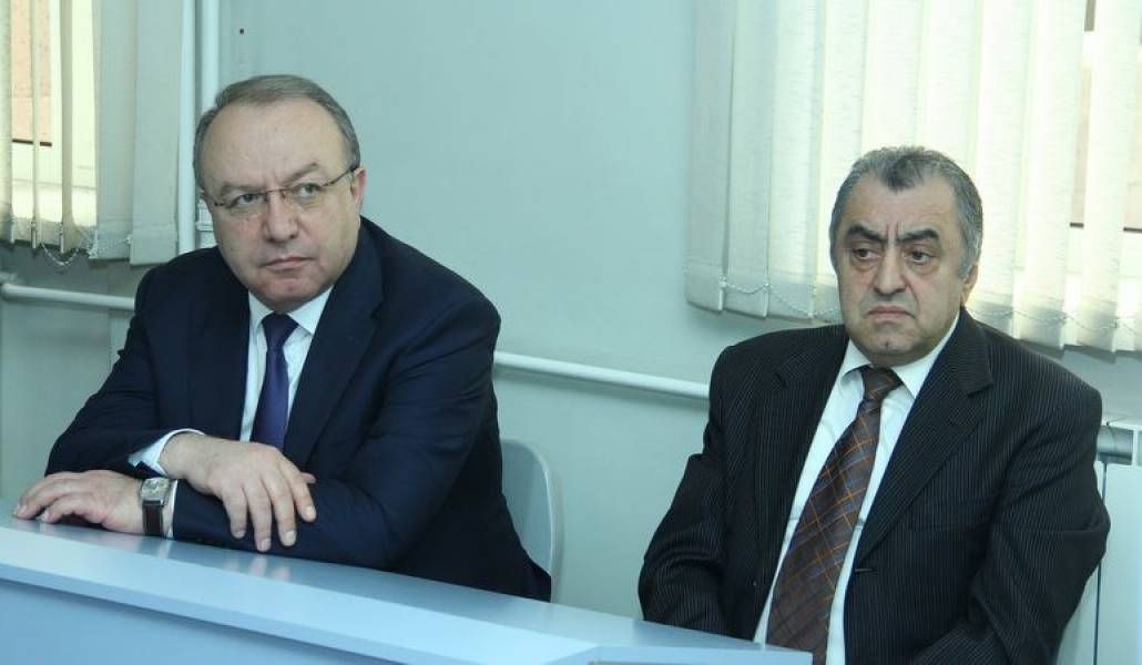 7abea22add43d68b8c97632a6113c548