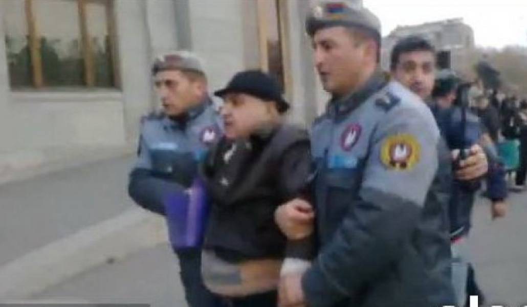 ad35aaf563a7512ea26de14ba2e8de50