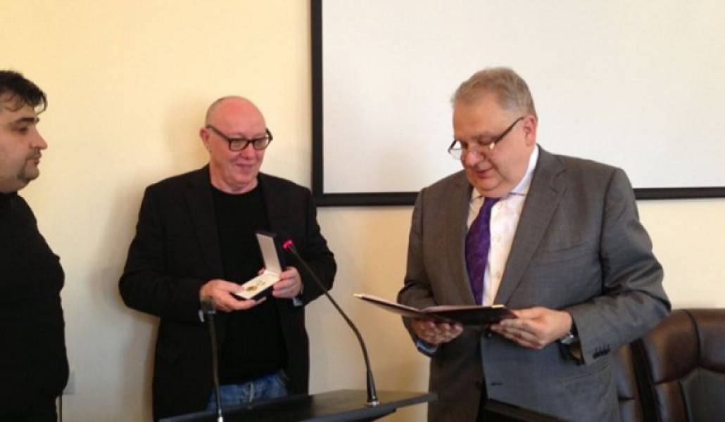 22cb722428c56f6c1f1ab2019a499fdf