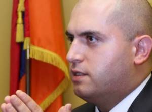 Ашотян напоминает, что каникулы закончились