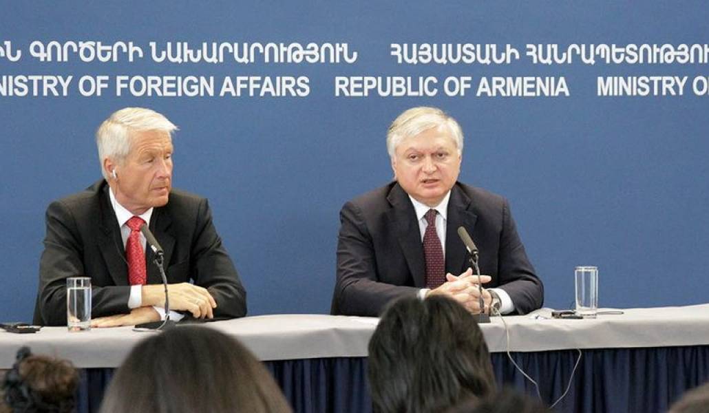 93564e60bd0949b80e2f85f84d1819bf