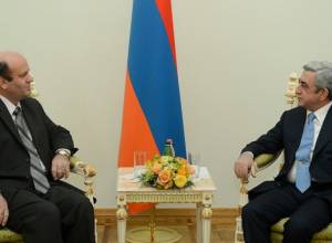 Саргсян принял и поздравил