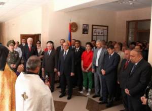 Открылась школа с русским уклоном