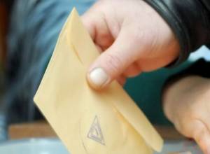 2 конверта, 2  бюллетеня и... уголовное дело