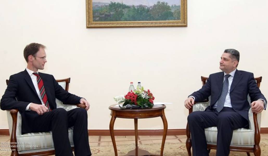 7edeac75e408b4ed843ac9d35349210d