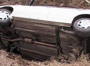 «ВАЗ-21214» выехал за проезжую часть и перевернулся